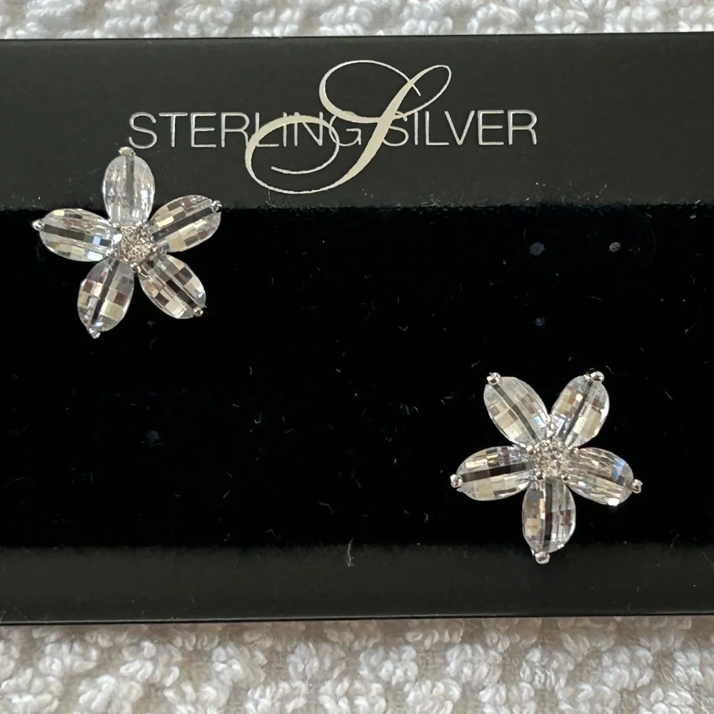 Sterling Silver‎ 5 Petal Flower Earrings